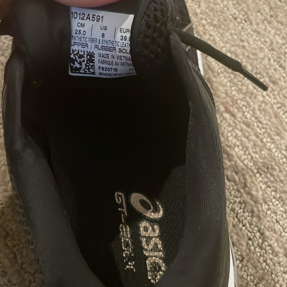 ASICS athletic shoes - Picture 2 of 2